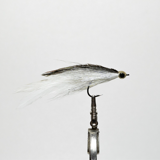 powerhouse fly tied with white and shad gray colors on a single hook for saltwater fly fishing